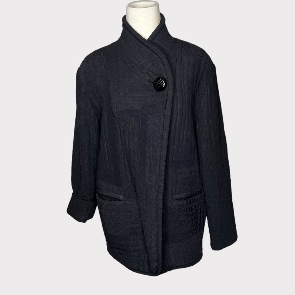 Kiss of the Wolf Silk Quilted Jacket Size Small Black